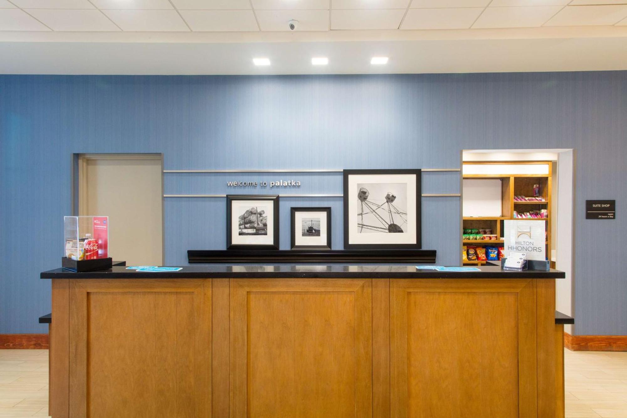 Hampton Inn - Palatka Bagian luar foto